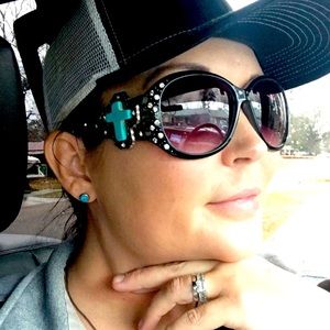 Montana West sunglasses with case.